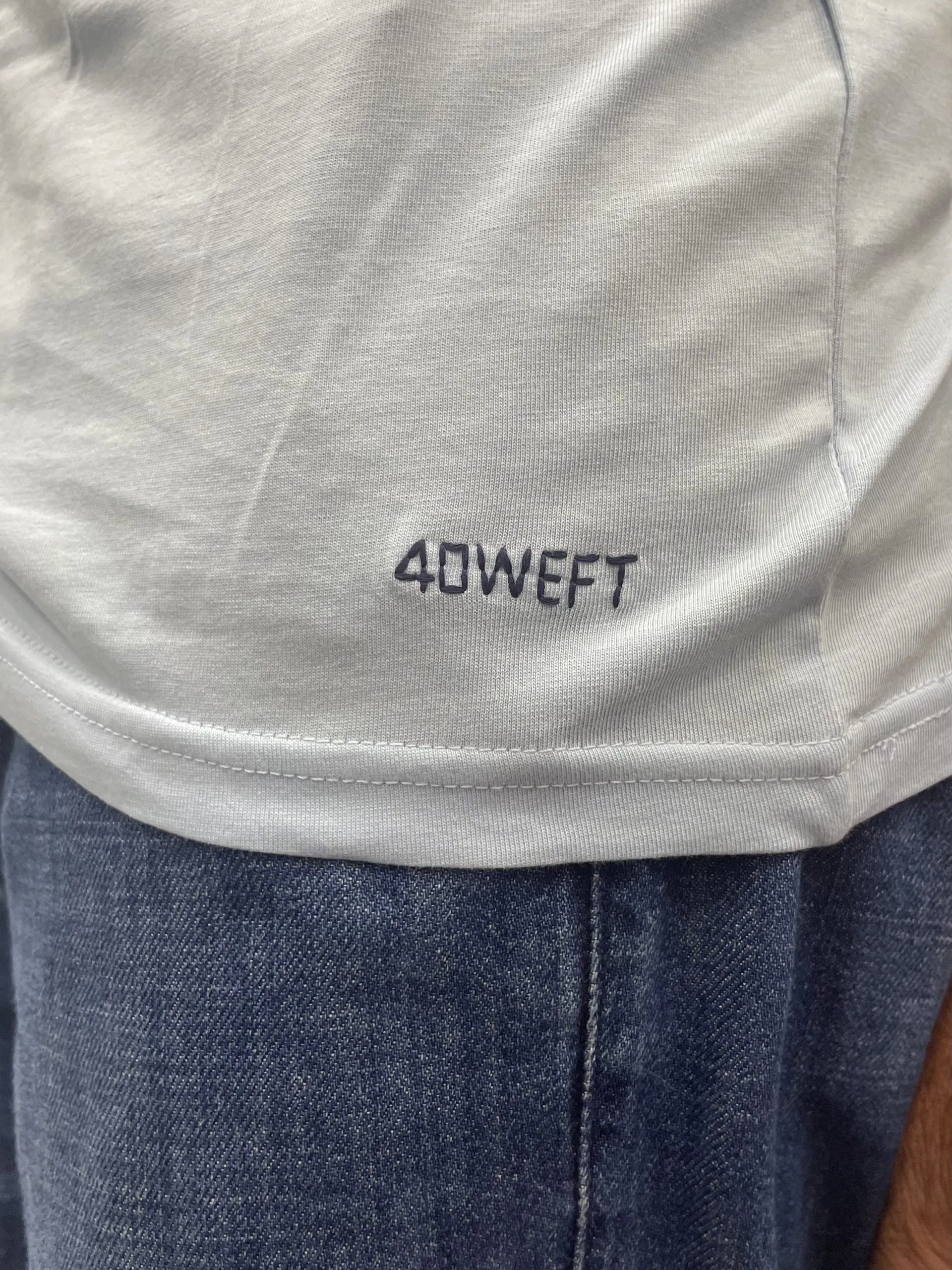 40 WEFT T-shirt basic con taschino e ricamo c.