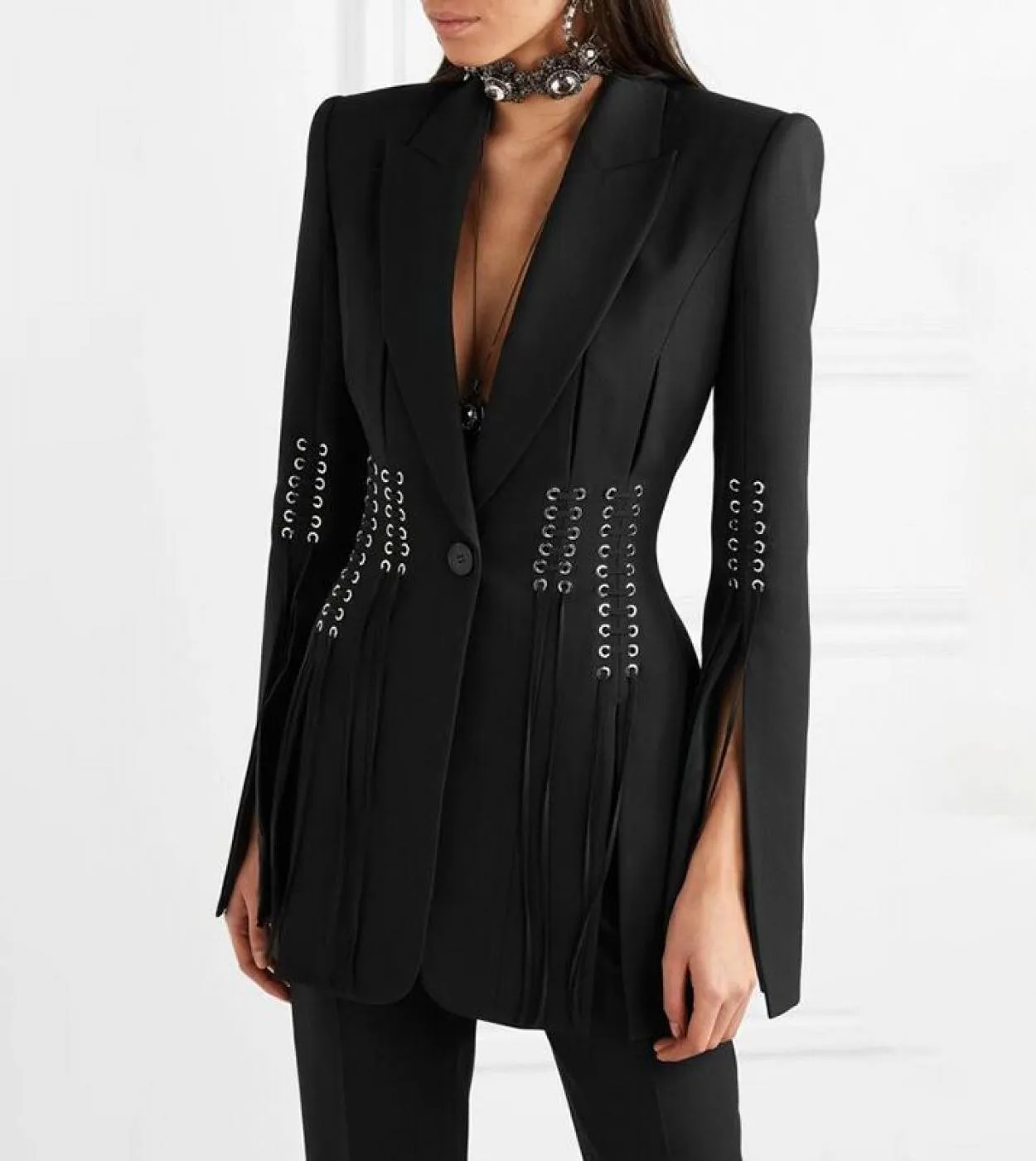 Blazer con punte pendenti con nappe Blazer nero con nappe Blazer da donna con nappe alte da donna