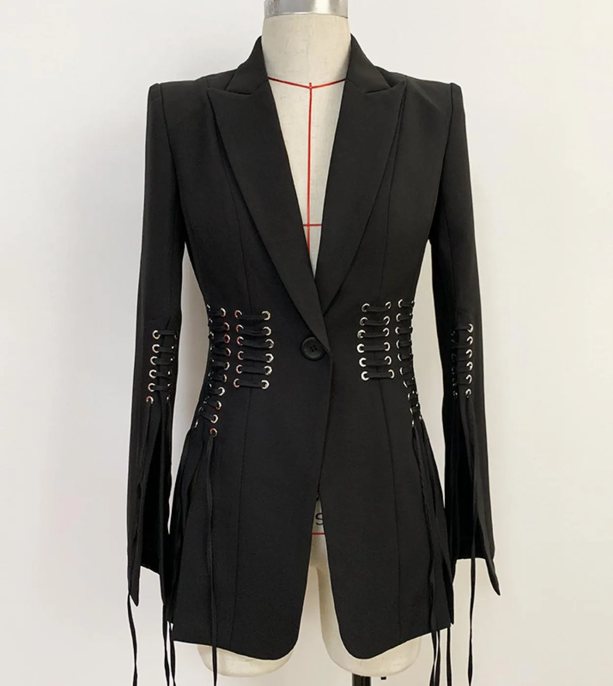Blazer con punte pendenti con nappe Blazer nero con nappe Blazer da donna con nappe alte da donna