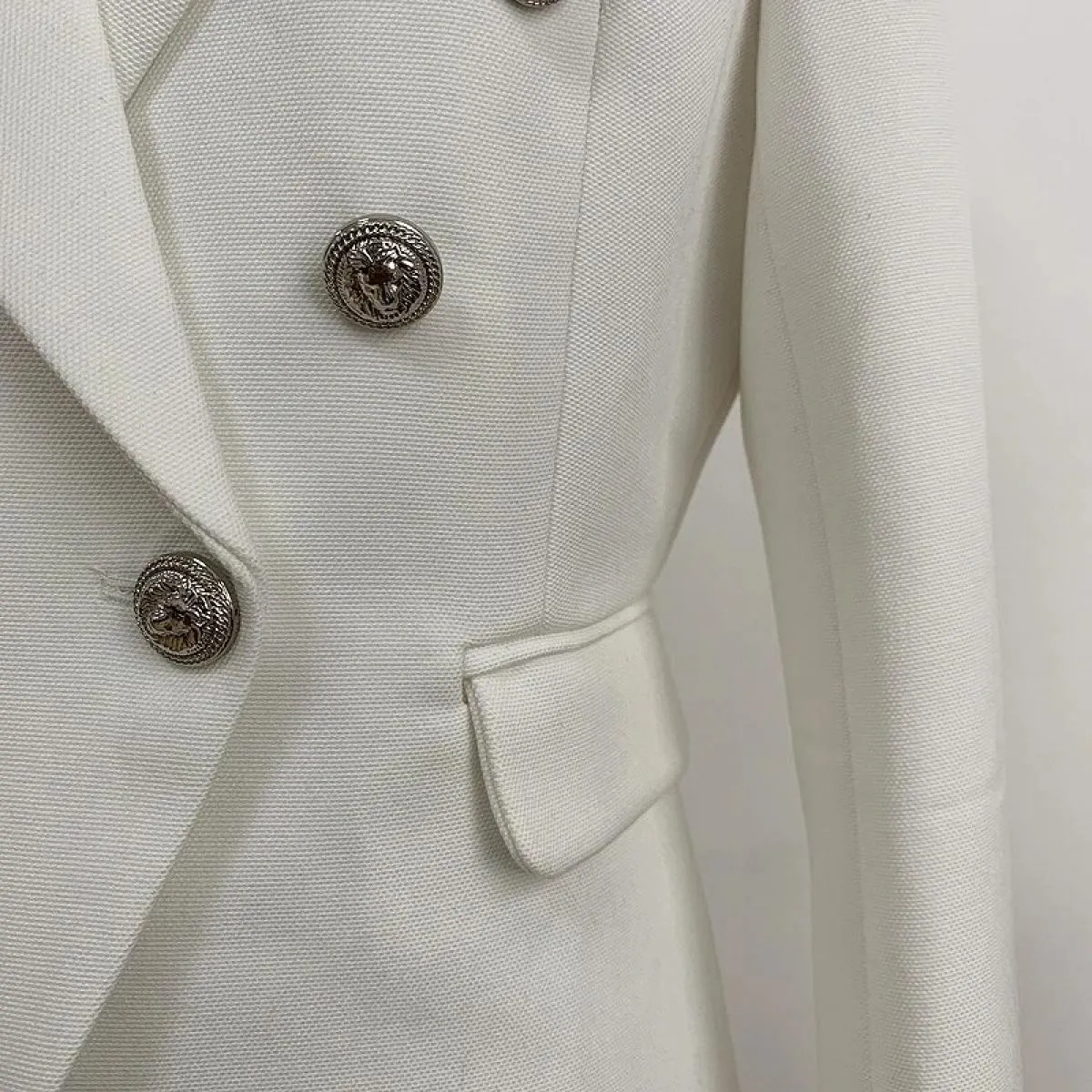 Blazer da donna di design classico High Street 2022 Blazer doppiopetto in metallo con leone in argento con bottoni in piqué