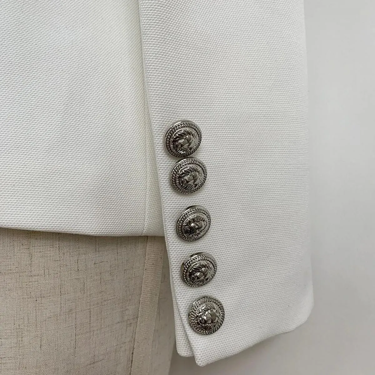 Blazer da donna di design classico High Street 2022 Blazer doppiopetto in metallo con leone in argento con bottoni in piqué