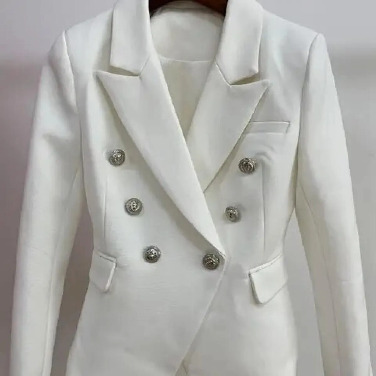 Blazer da donna di design classico High Street 2022 Blazer doppiopetto in metallo con leone in argento con bottoni in piqué