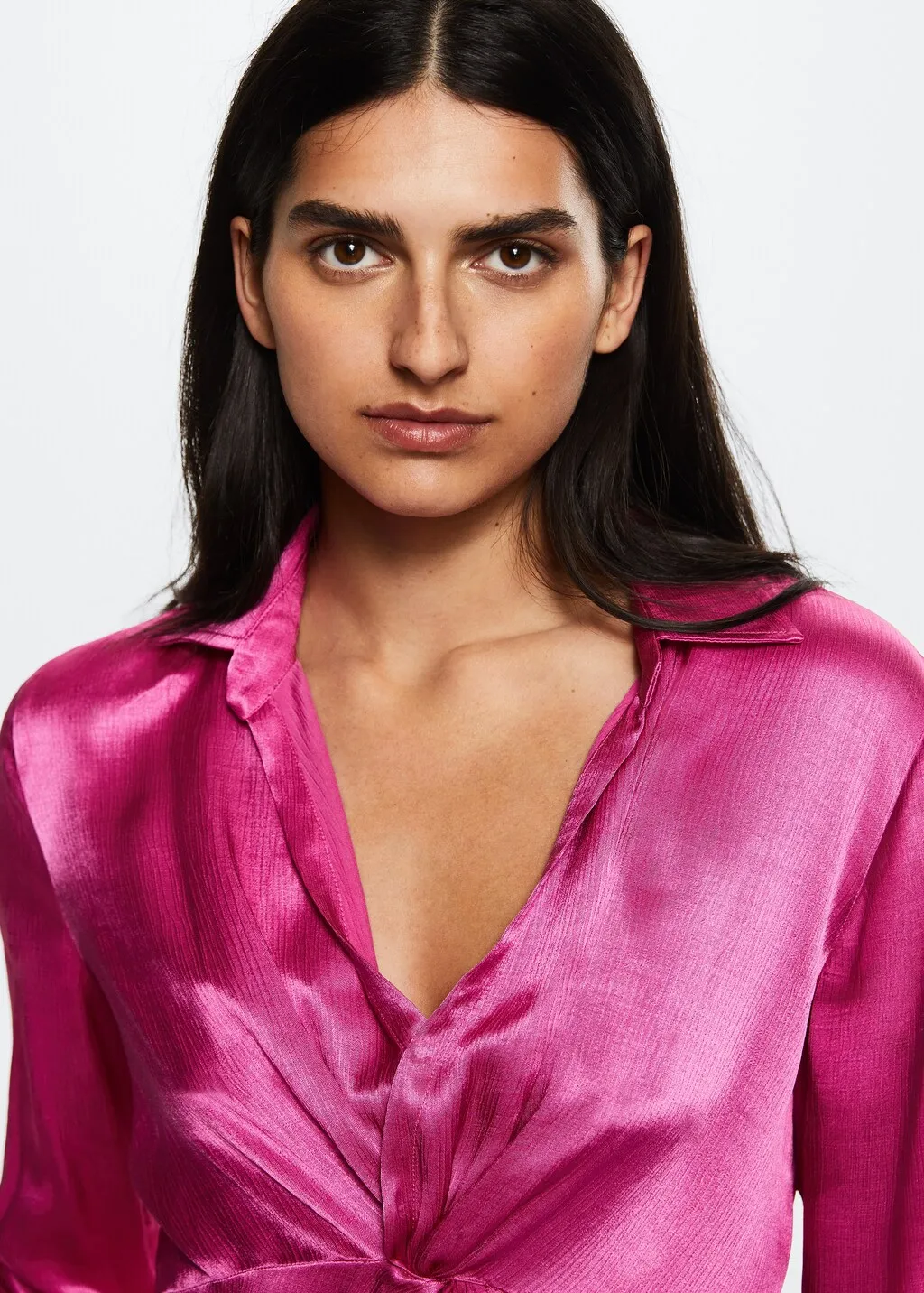 Blusa satinata bottoni