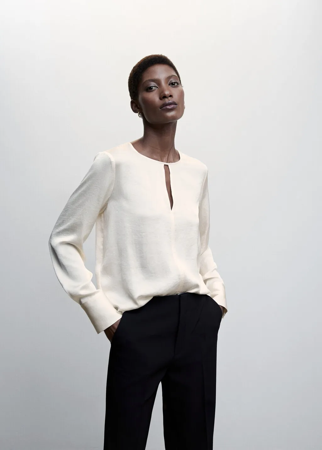Blusa satinata spacco