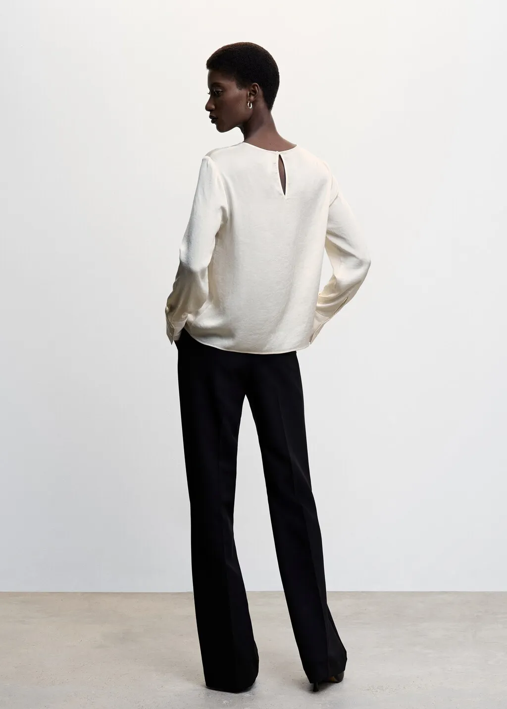 Blusa satinata spacco