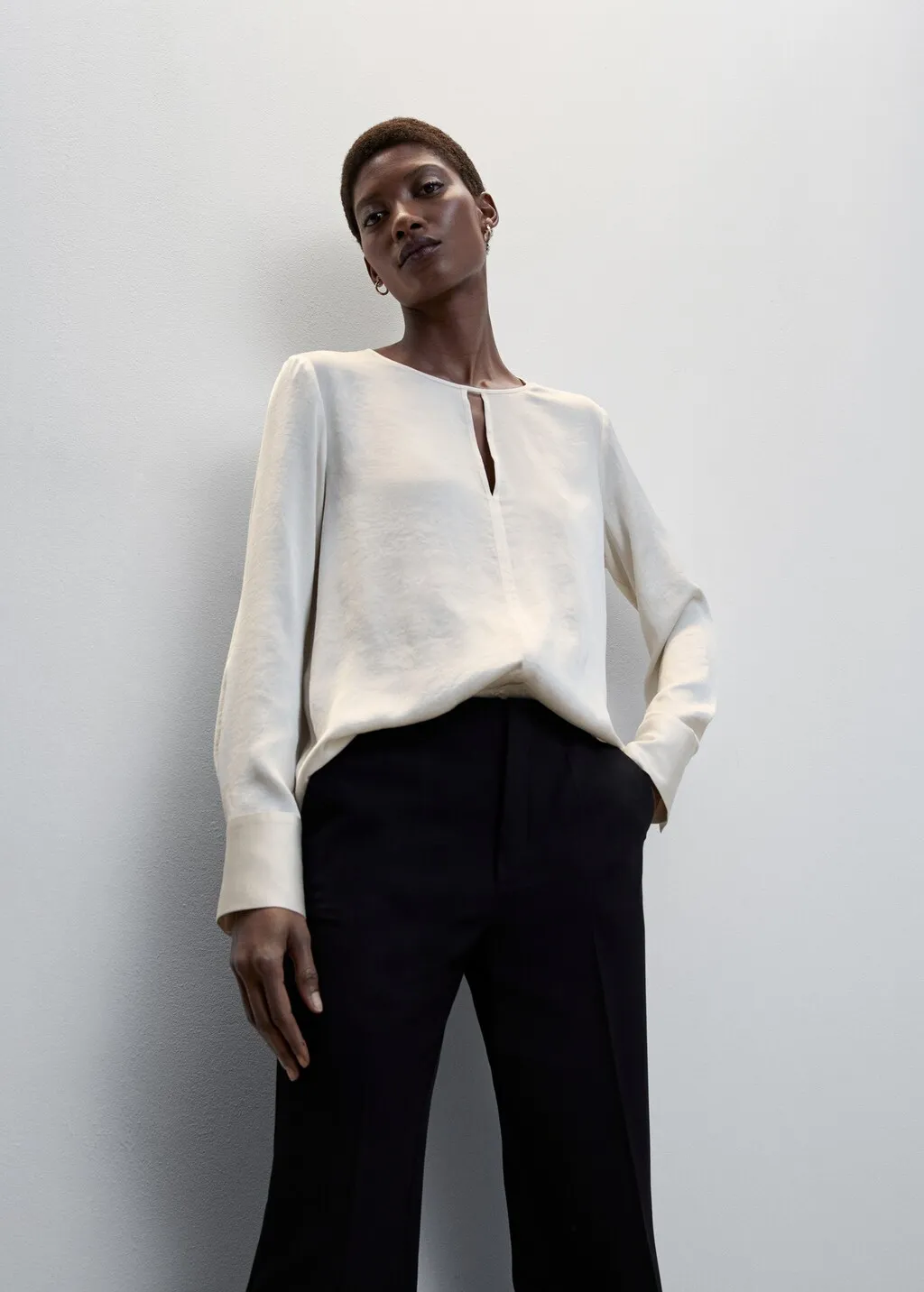 Blusa satinata spacco