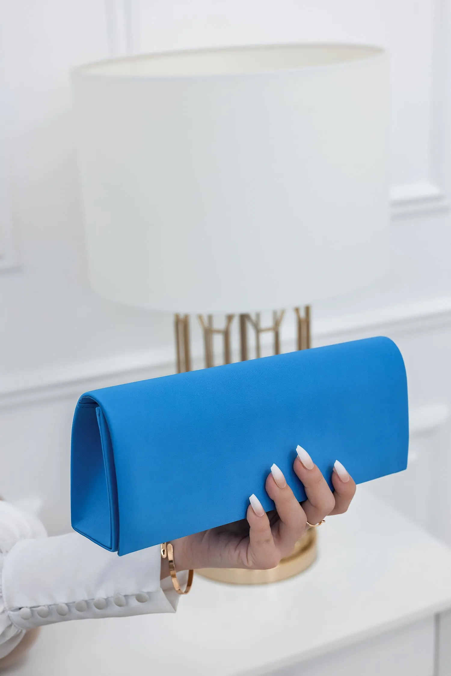 Borsa pochette blu in raso B207