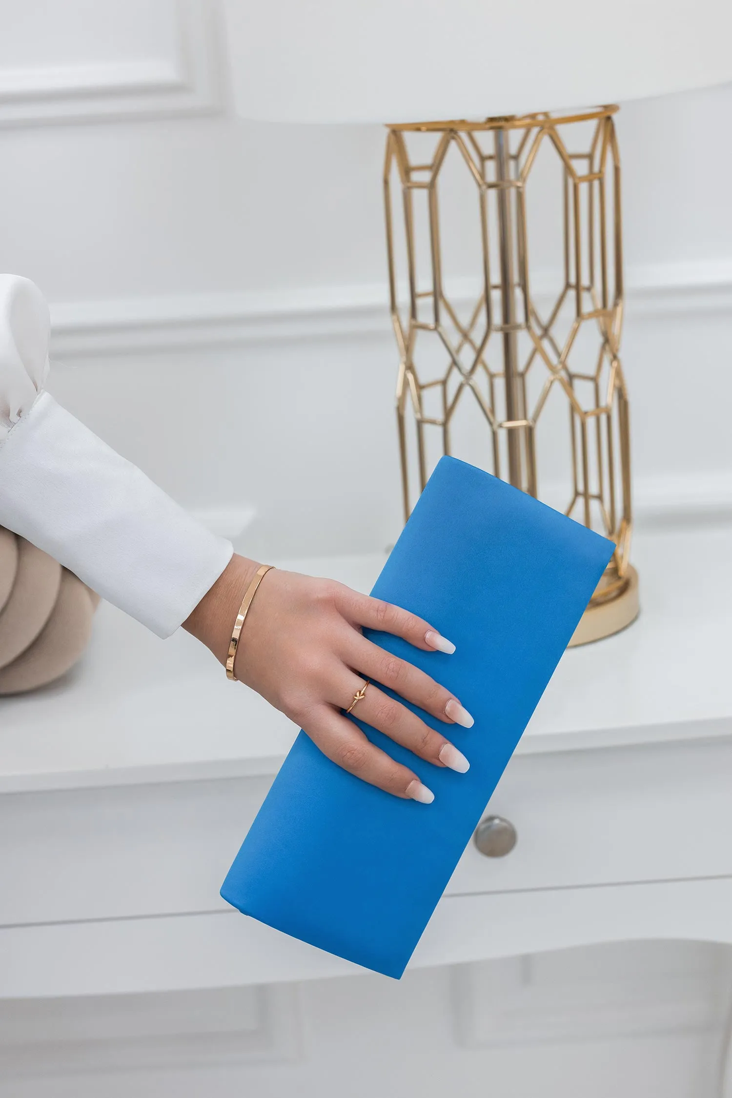 Borsa pochette blu in raso B207