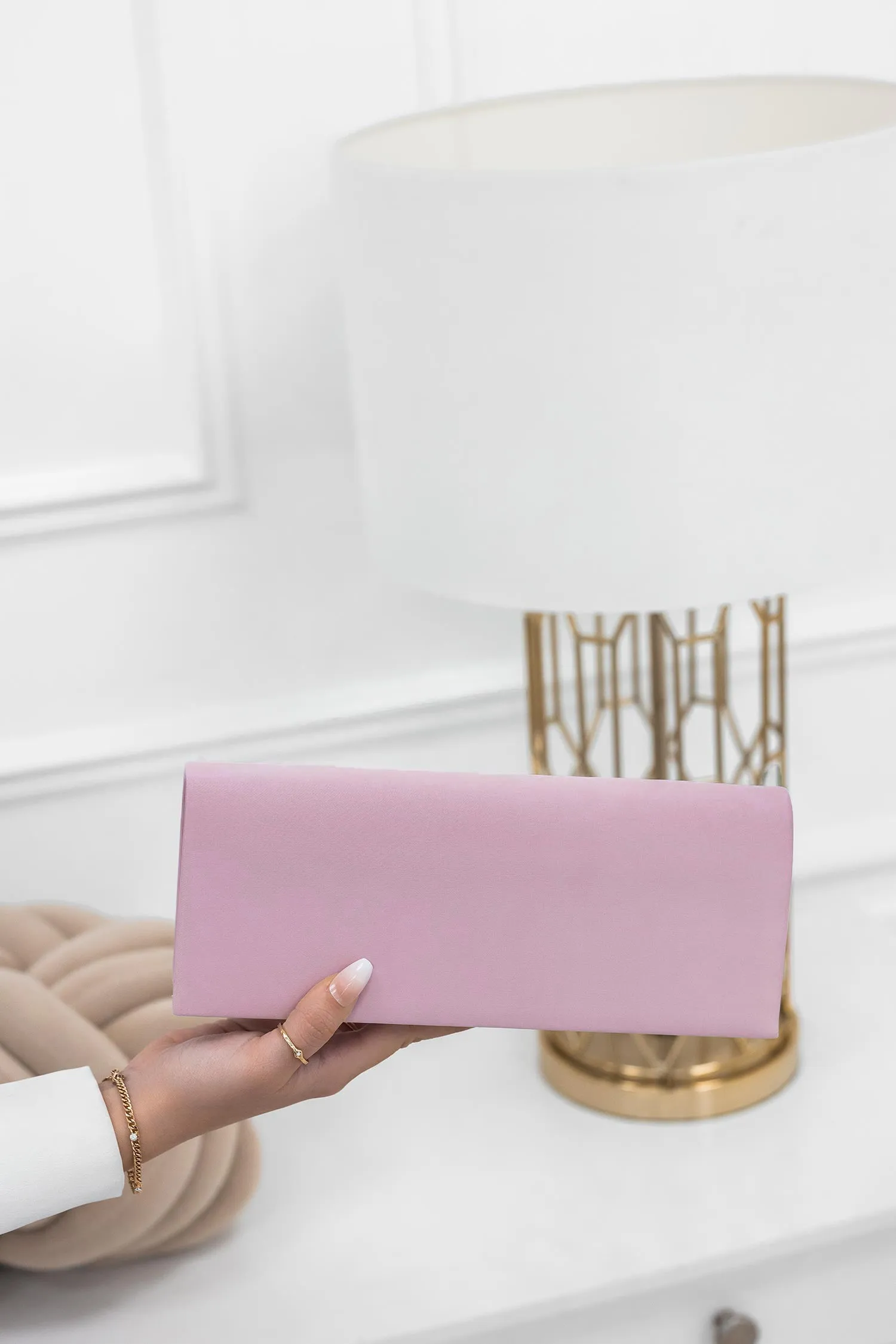 Borsa pochette lilla in raso B207