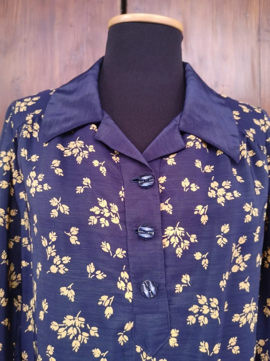 Camicia a polo in seta blu fiori gialli