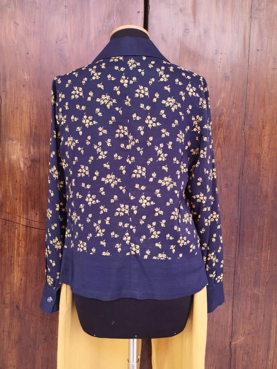 Camicia a polo in seta blu fiori gialli