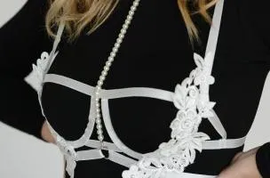 Cintura a bretella - Reggiseno con spalline elastiche con pizzo e finte perle, ART2801, bianco