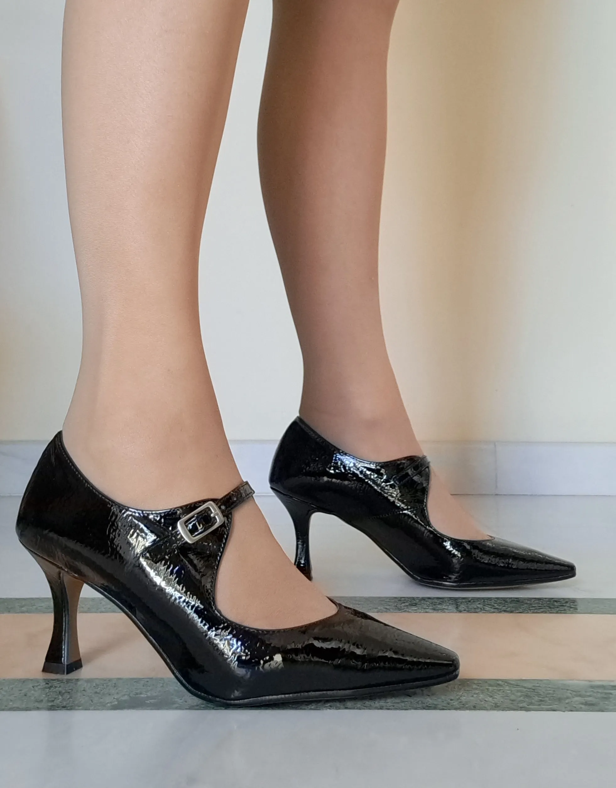 DECOLLETE FIBBIA COLLO NERO