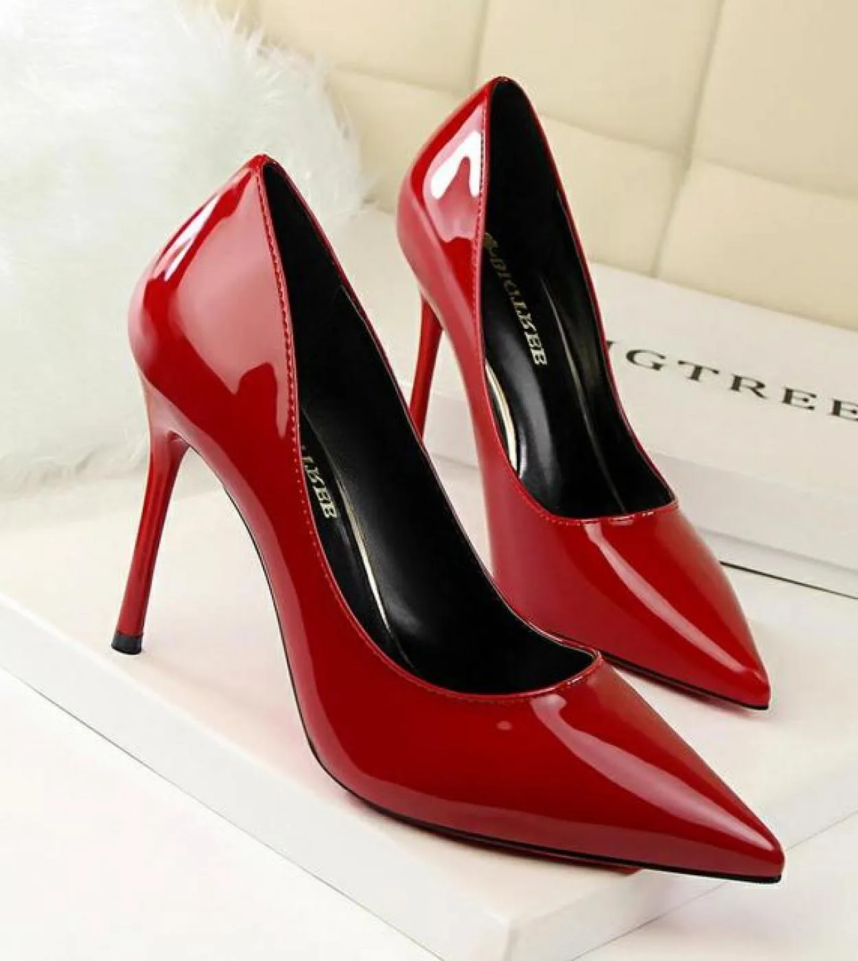 Décolleté da donna Classici Ol Tacchi alti da donna Scarpe in pelle verniciata Concise Chaussures Femme Fashion Ladies Stilettow