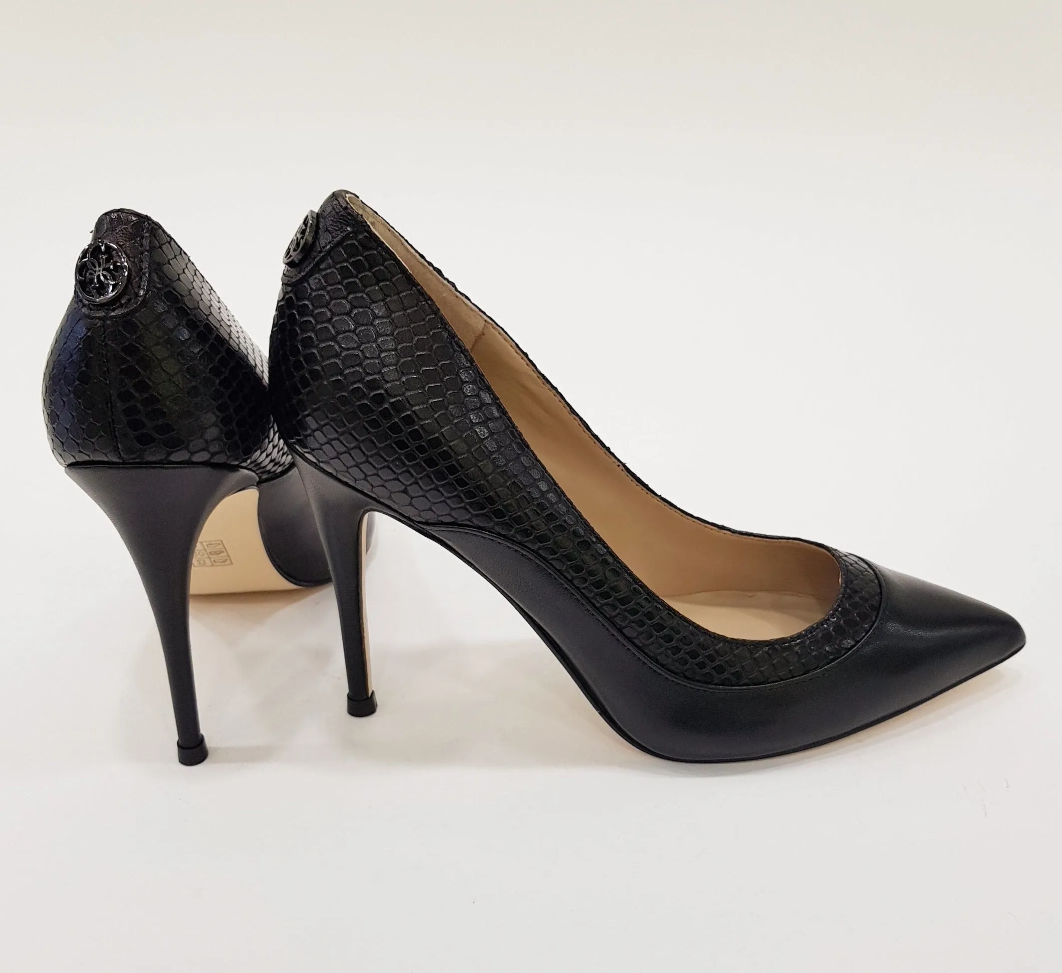 GUESS DECOLTE' TACCO ALTO 11 CM. PLATEAU INTERNO 1 CM PELLE E PITONE STAMPATO RIF.G411