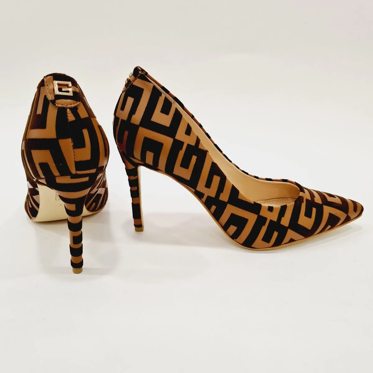 Guess Decoltè Camoscio Brown logo pelle  tacco 9 cm plateau interno 1 cm rif. G653