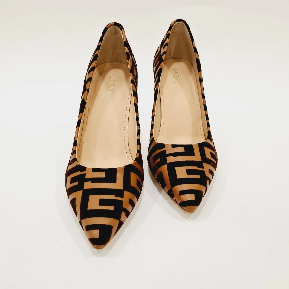 Guess Decoltè Camoscio Brown logo pelle  tacco 9 cm plateau interno 1 cm rif. G653