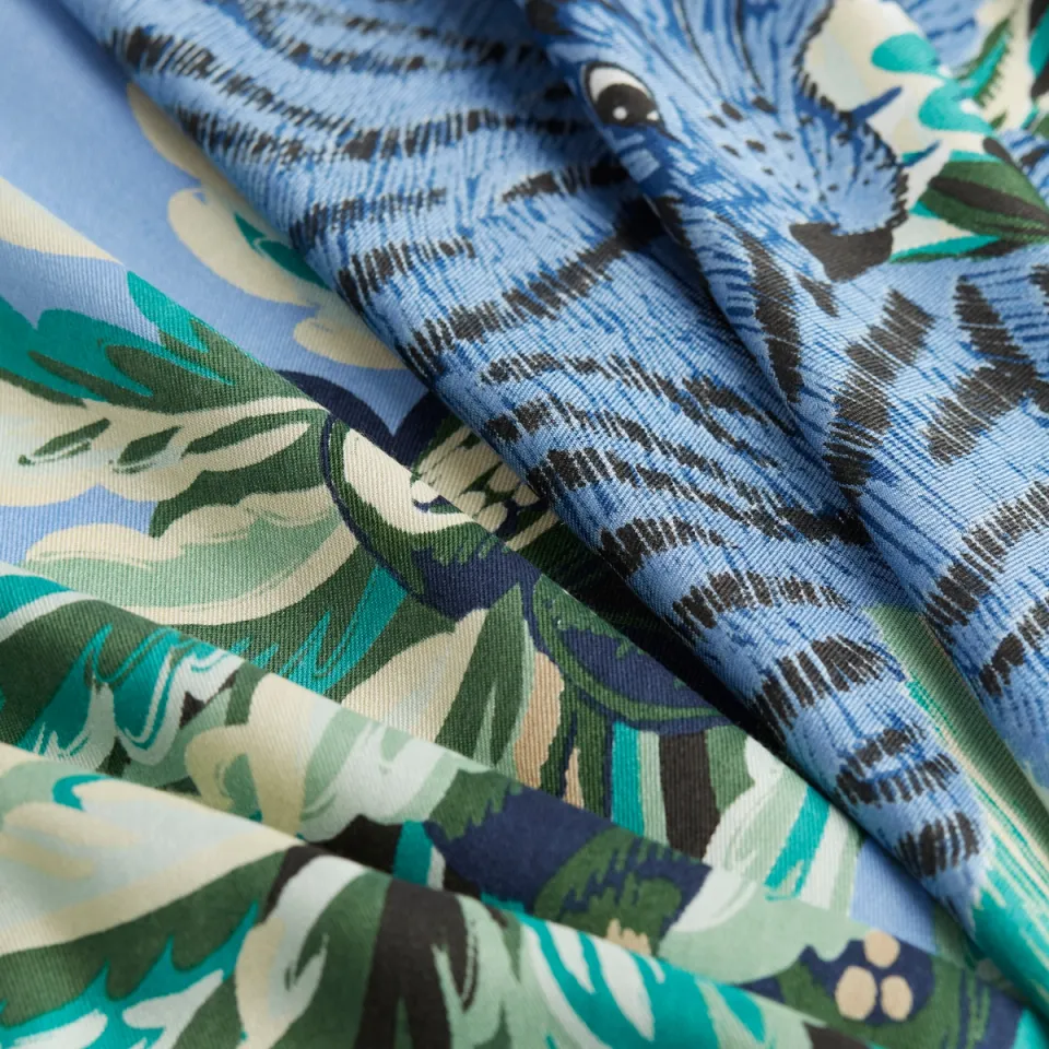 INOUI EDITIONS Foulard quadrato CHATOU
