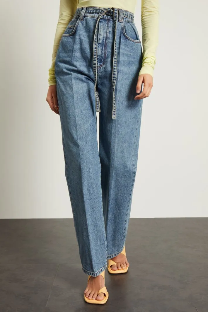Jeans morbido con cintura
