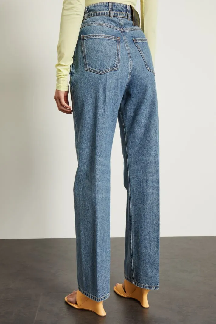 Jeans morbido con cintura