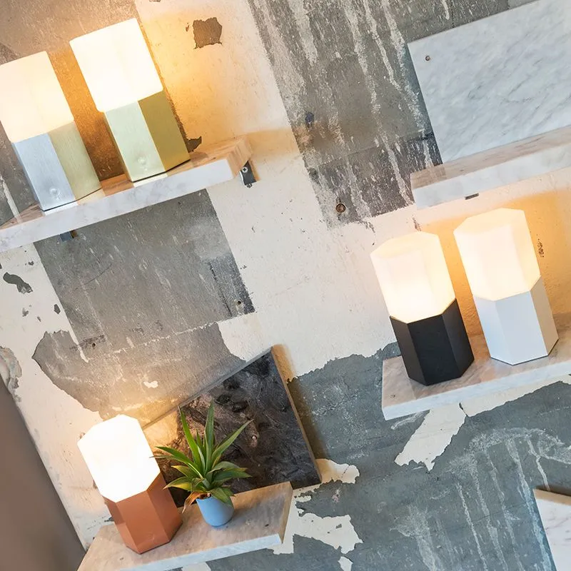 Lampada da tavolo con regolatore HEXAGON oro