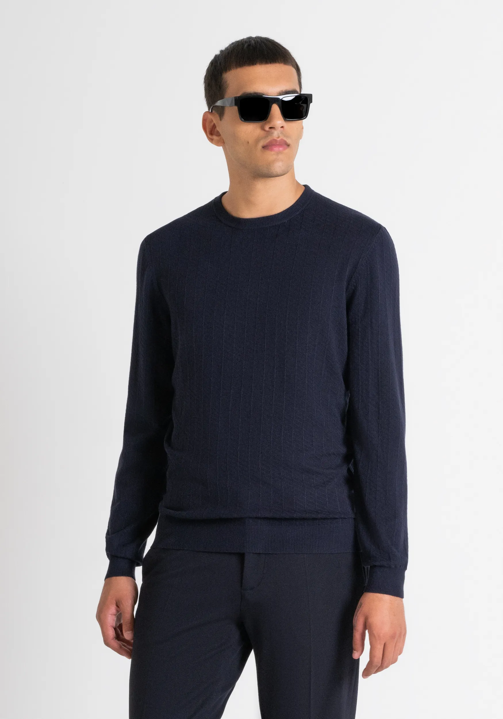 MAGLIA REGULAR FIT IN MISTO VISCOSA CON FANTASIA JACQUARD
