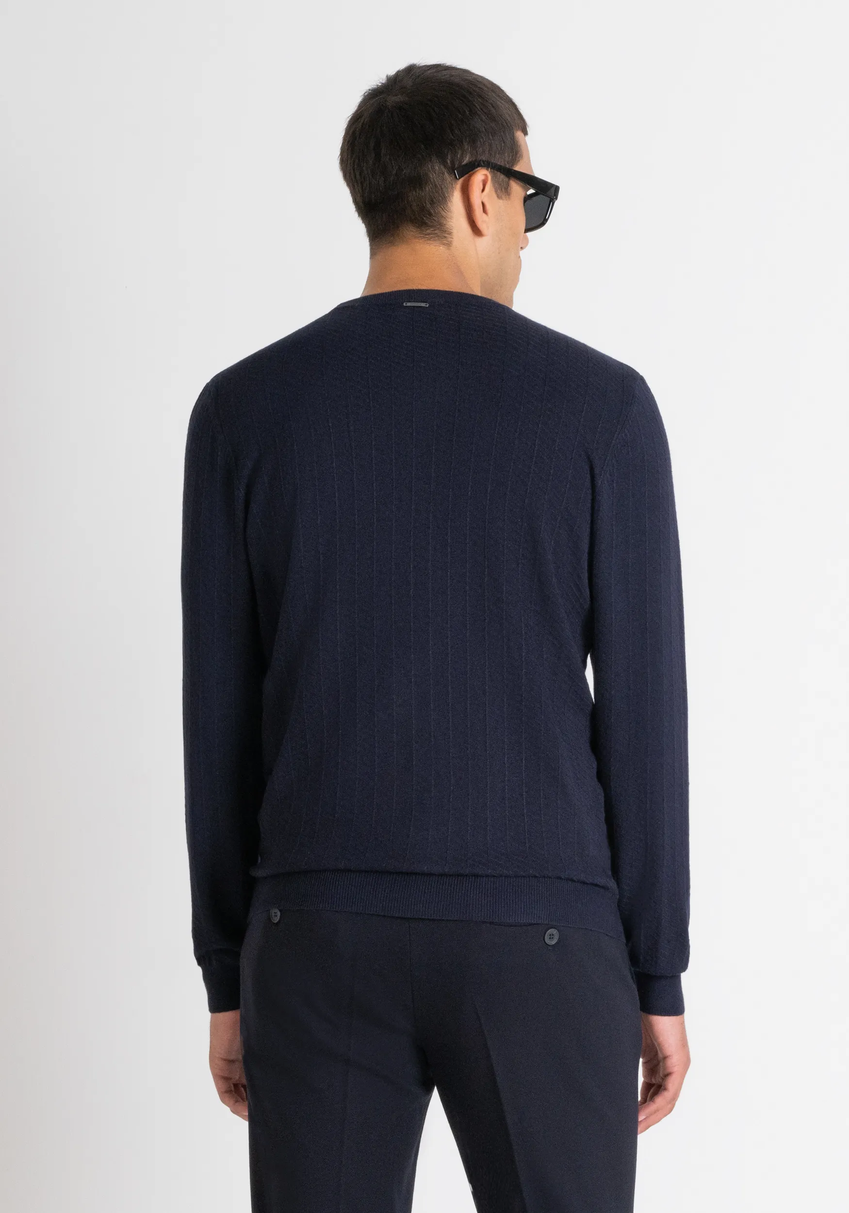 MAGLIA REGULAR FIT IN MISTO VISCOSA CON FANTASIA JACQUARD