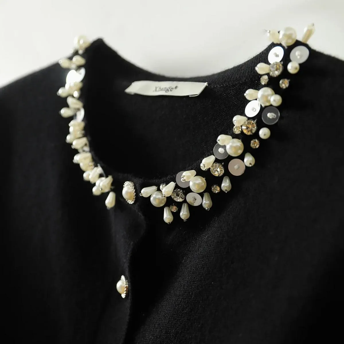 Maglioni a maniche lunghe impiombati con perline eleganti da donna Nuovo cardigan lavorato a maglia con temperamento tinta unita