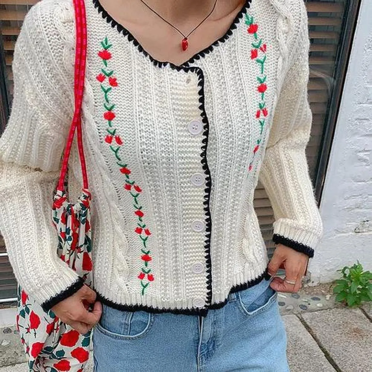 Maglioni da donna Temperamento autunnale Girocollo Bordi di colore a contrasto Maglieria ampia con ricamo a maniche lunghe Chic