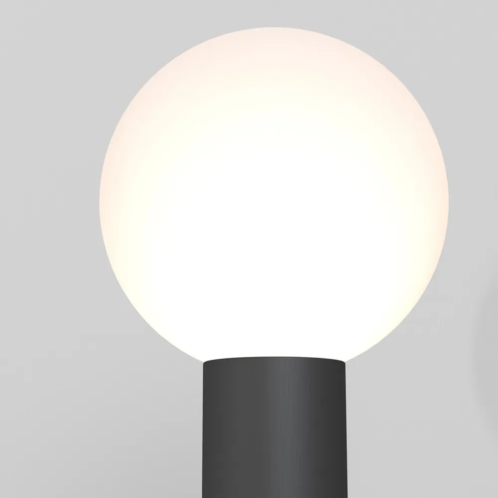 Maytoni  Lampada da terra moderna per esterno e giardino con diffusore a boccia in pvc Bold - 60W