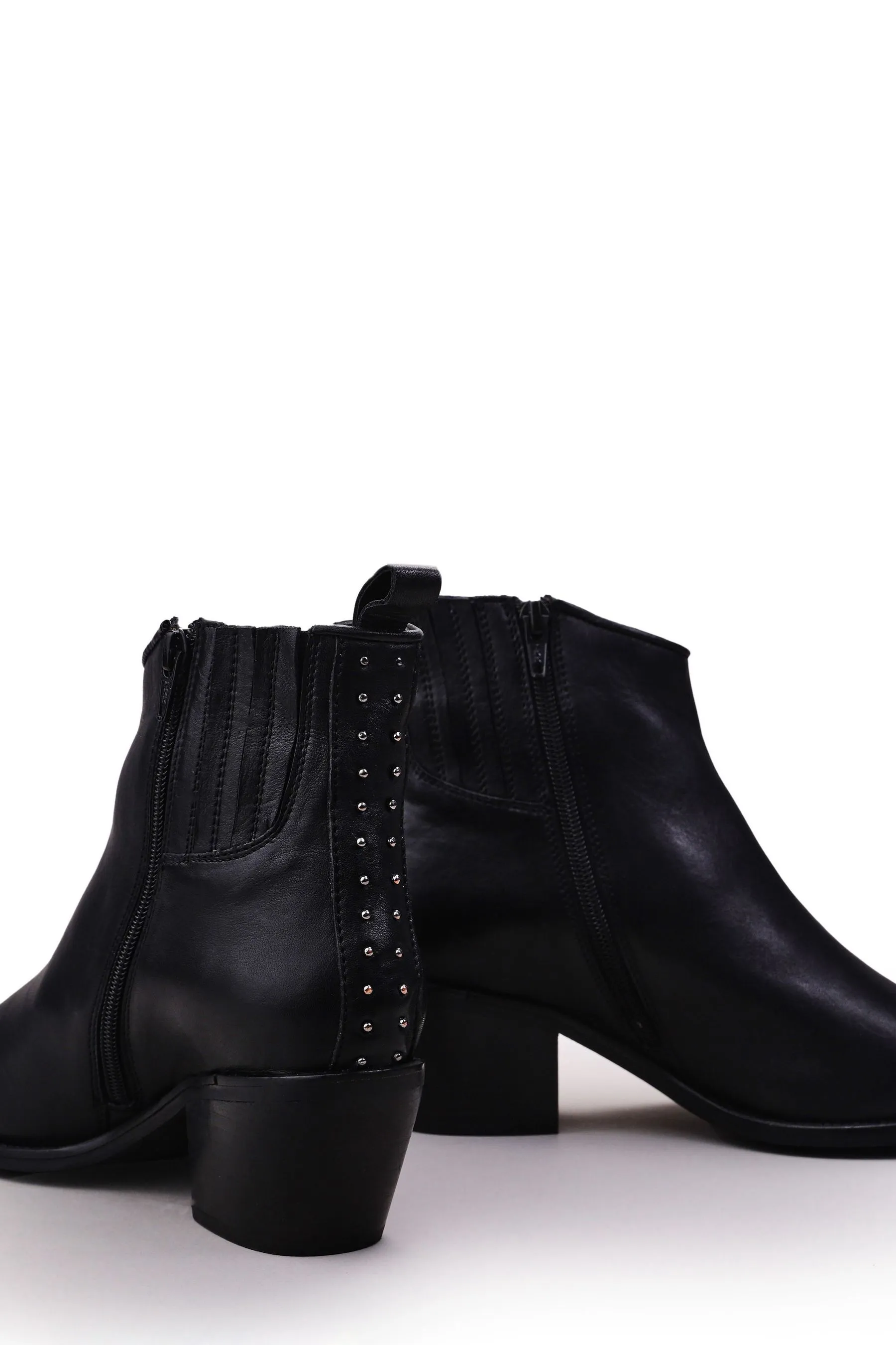 Moda In Pelle Dettagli metallizzati - Stivali western    