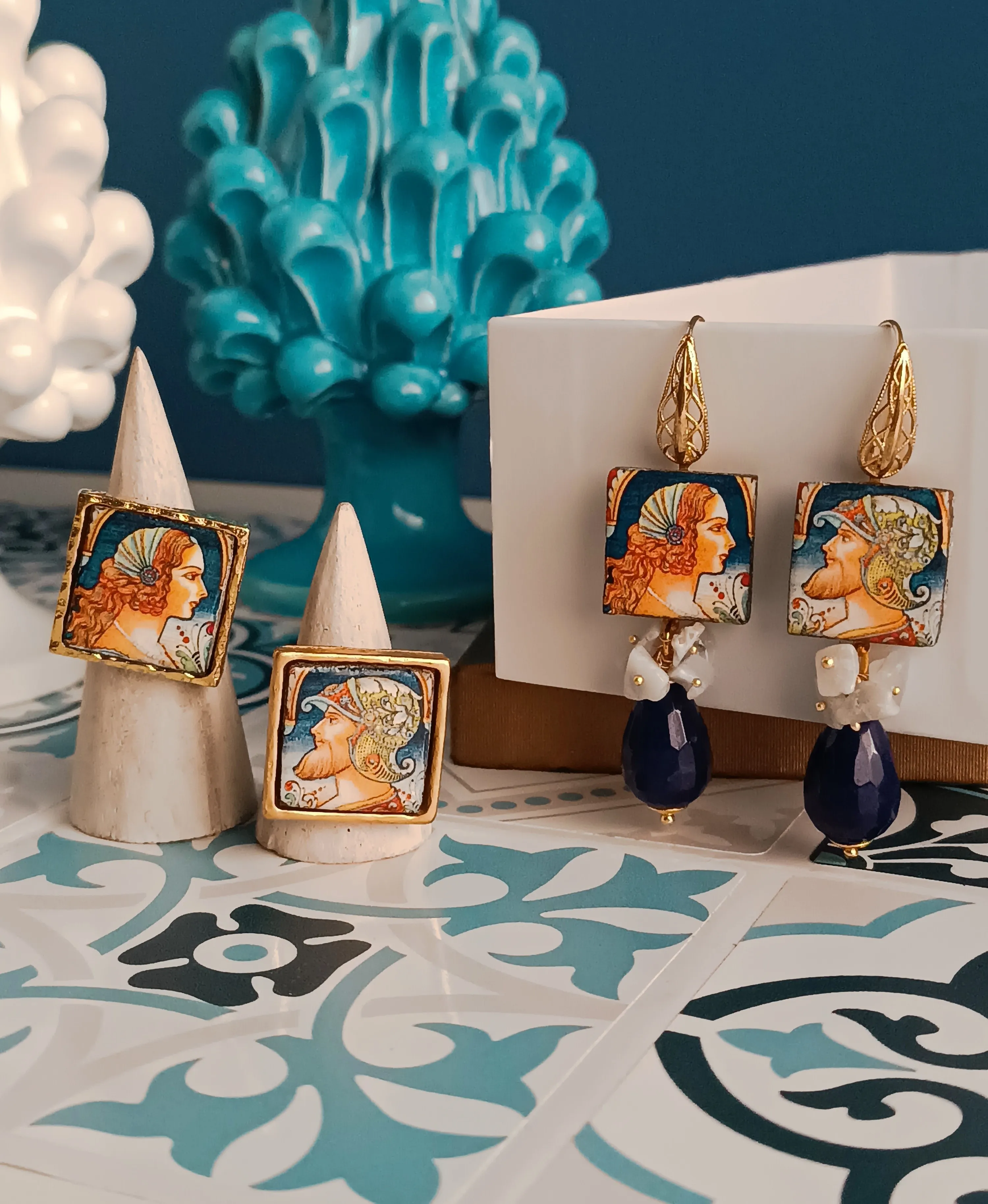 Orecchini Siciliani con Mattonelle in Ceramica di Caltagirone e Agata Blu
