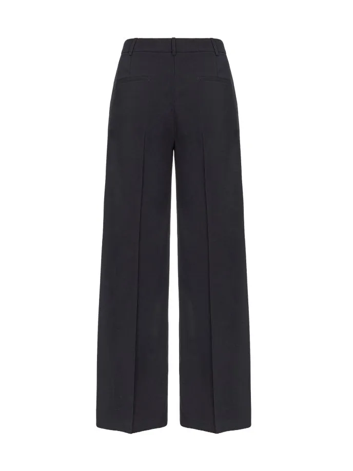 Pantaloni con spacco laterale