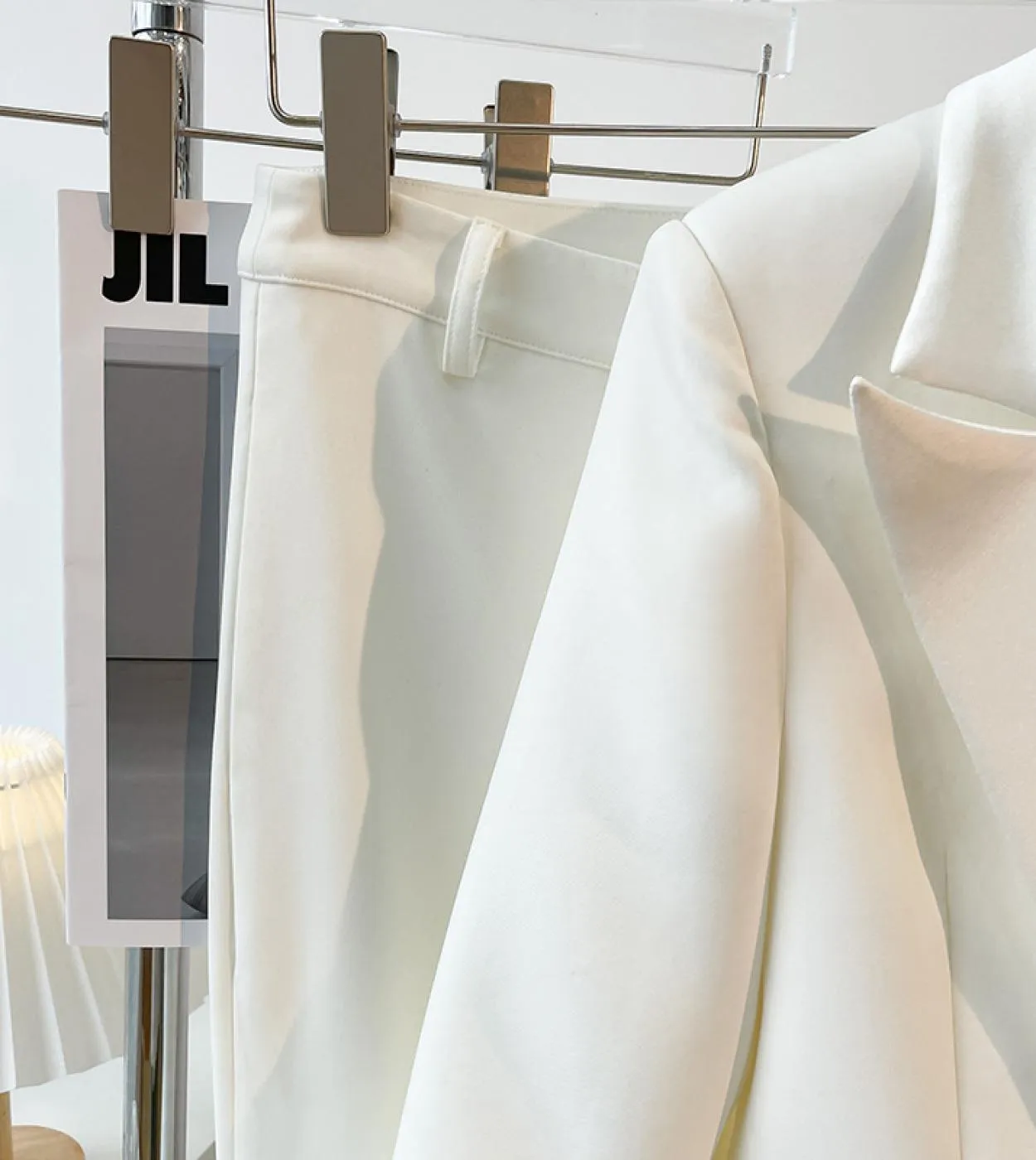 Pantaloni da donna con abito bianco Pantaloni con blazer bianco Set di pantaloni con blazer bianco