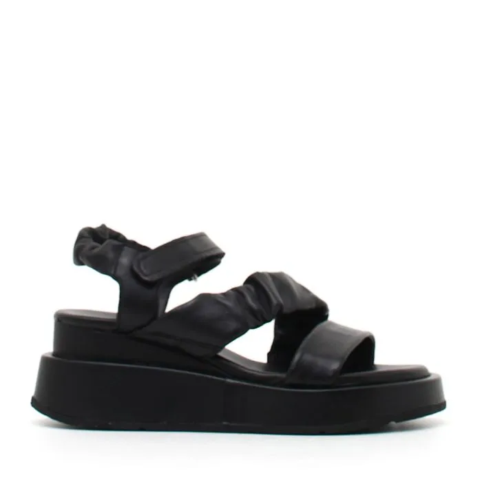 SANDALI IN PELLE