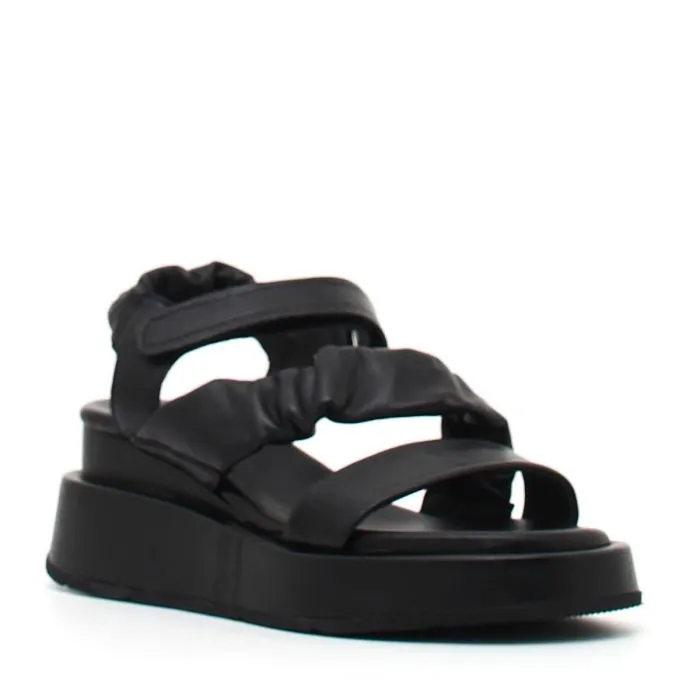 SANDALI IN PELLE