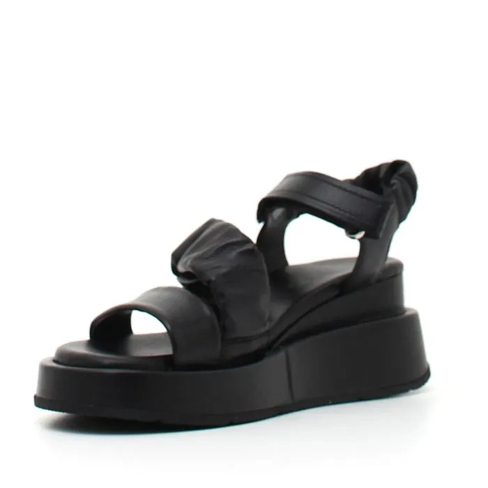 SANDALI IN PELLE