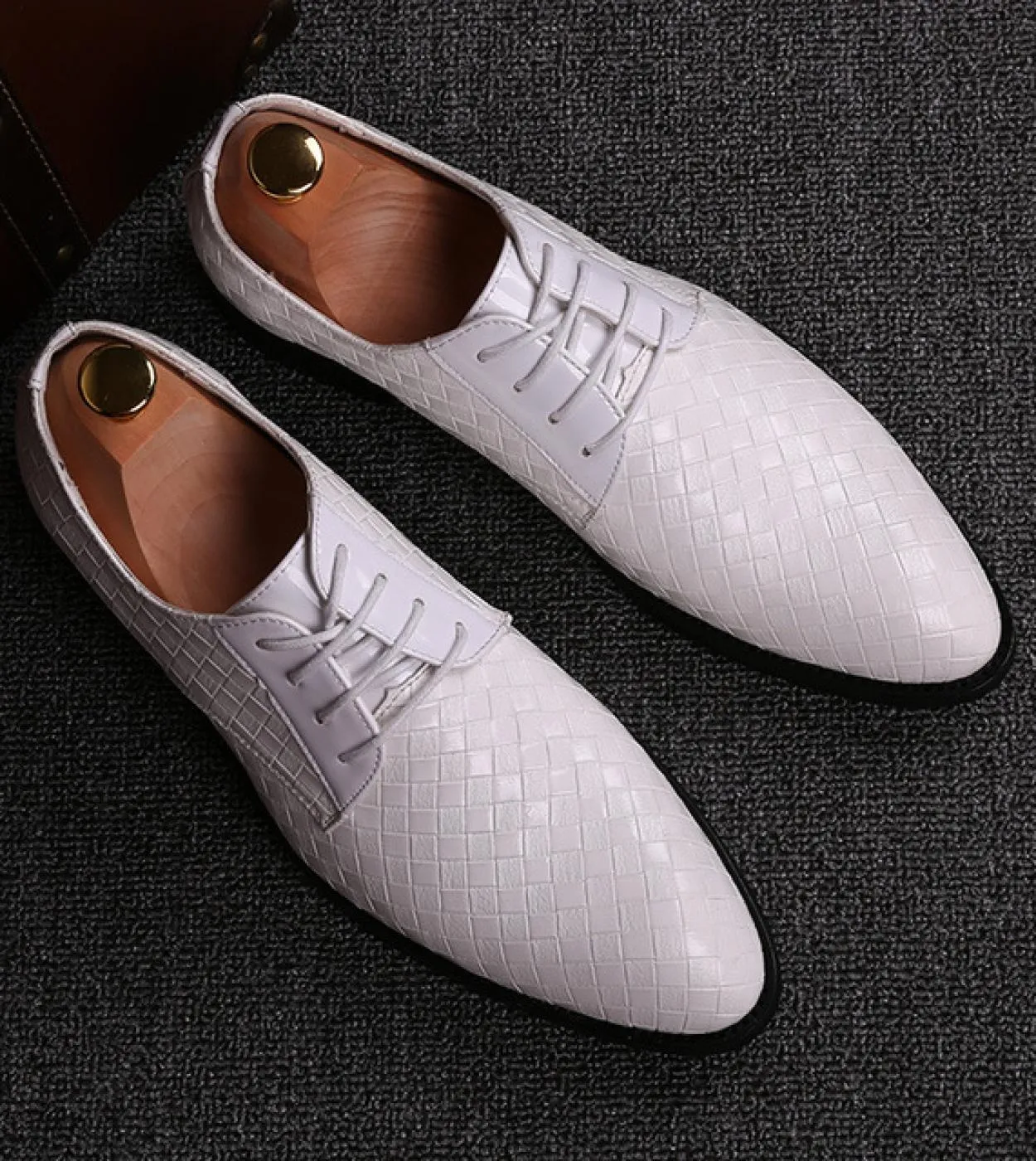 Scarpe da uomo rosse da sposa in pelle Scarpe eleganti da uomo nere rosse 2023 Pelle formale