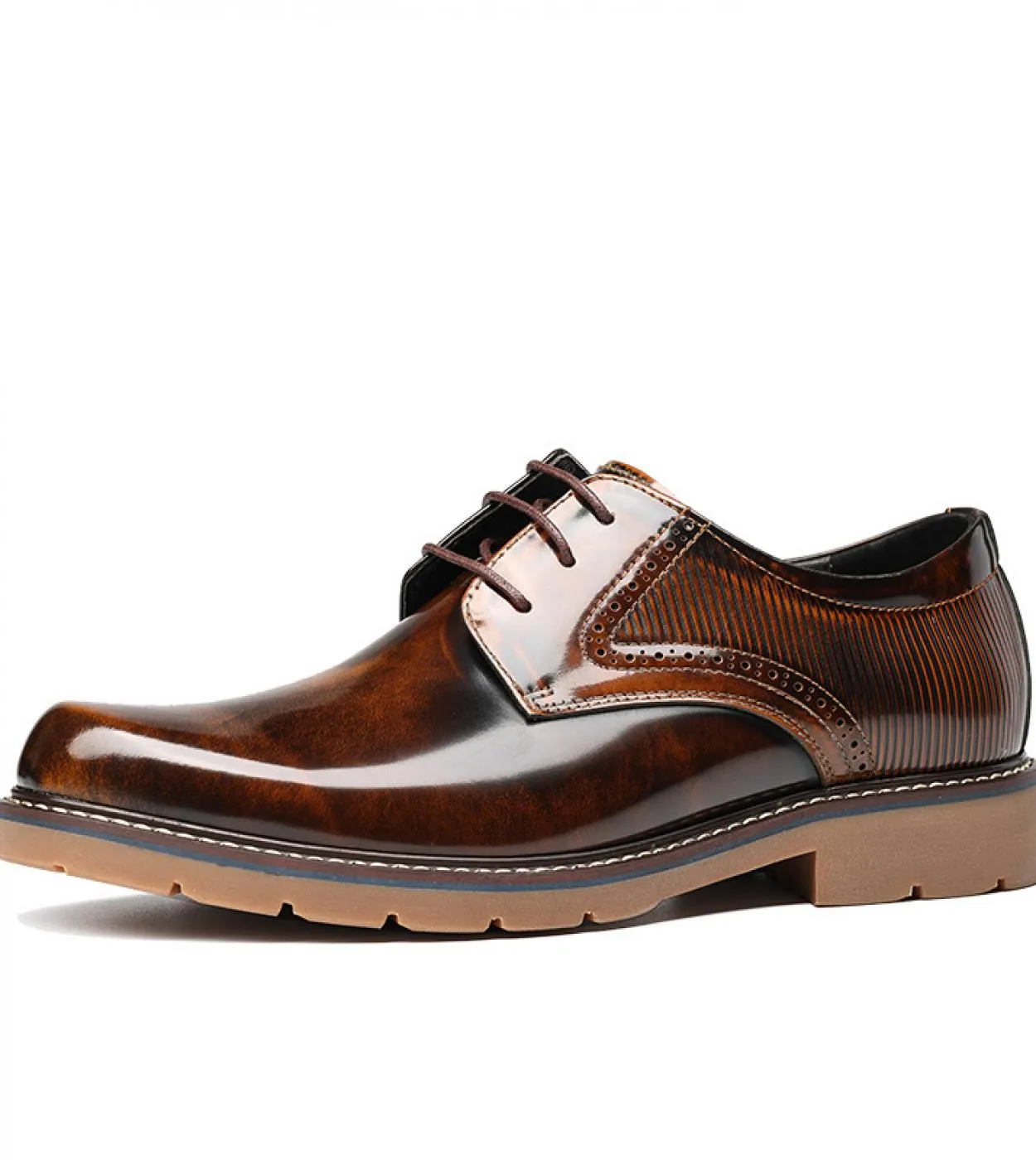 Scarpe eleganti da uomo firmate di tendenza britanniche Scarpe da sposa in pelle verniciata fatte a mano in vera pelle di marca