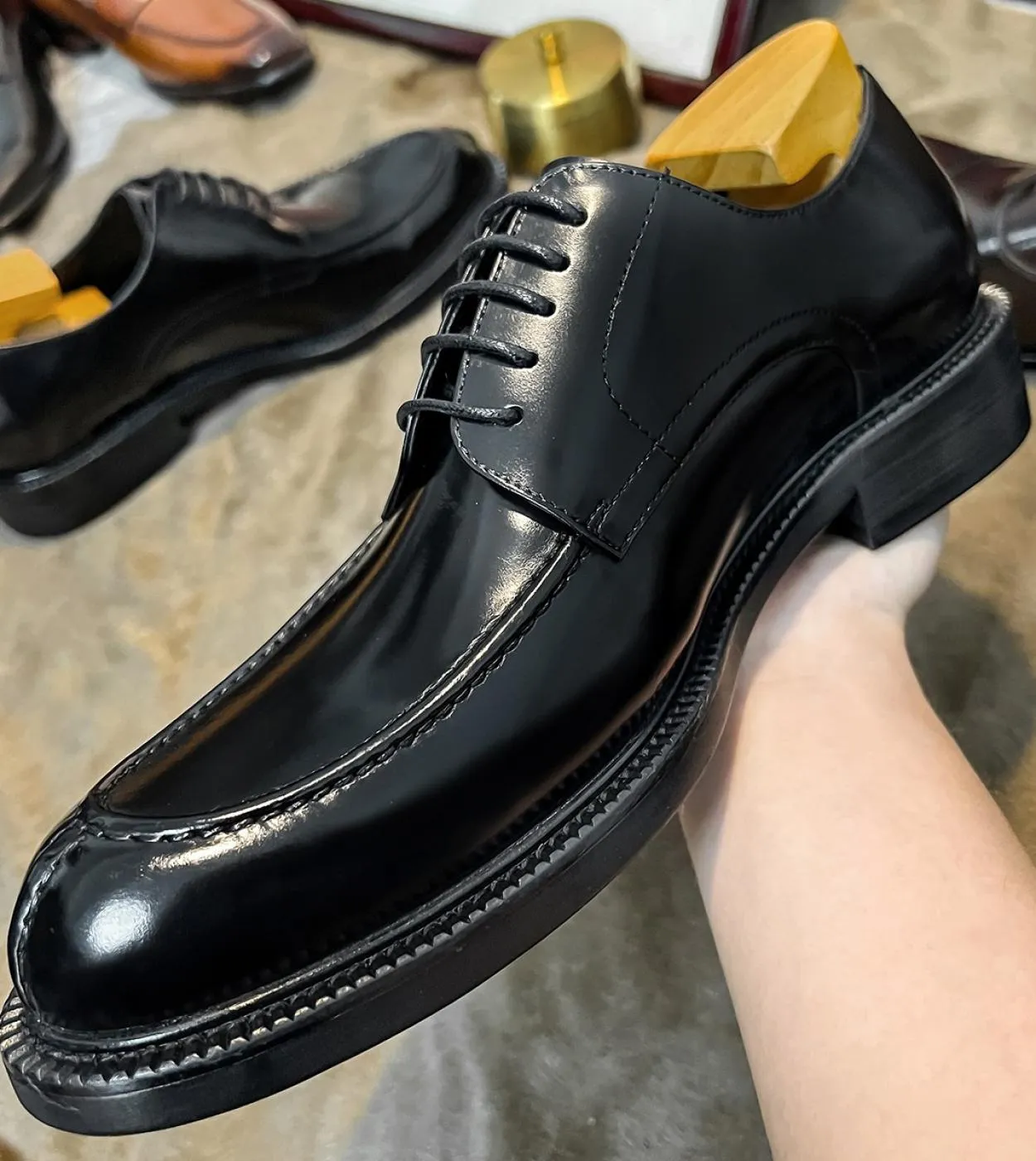 Scarpe eleganti nere Scarpe da uomo alla moda da uomo Scarpe da uomo eleganti in pelle nera da uomo originali