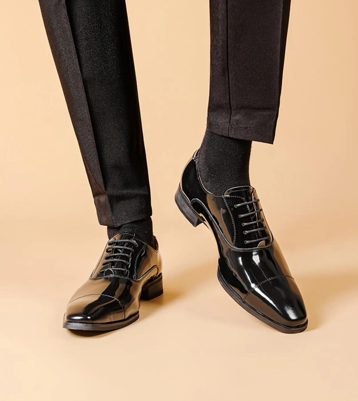 Scarpe formali da uomo in pelle verniciata di qualità 2023 Scarpe da ufficio per lavoro sociale nero di design in vera pelle di