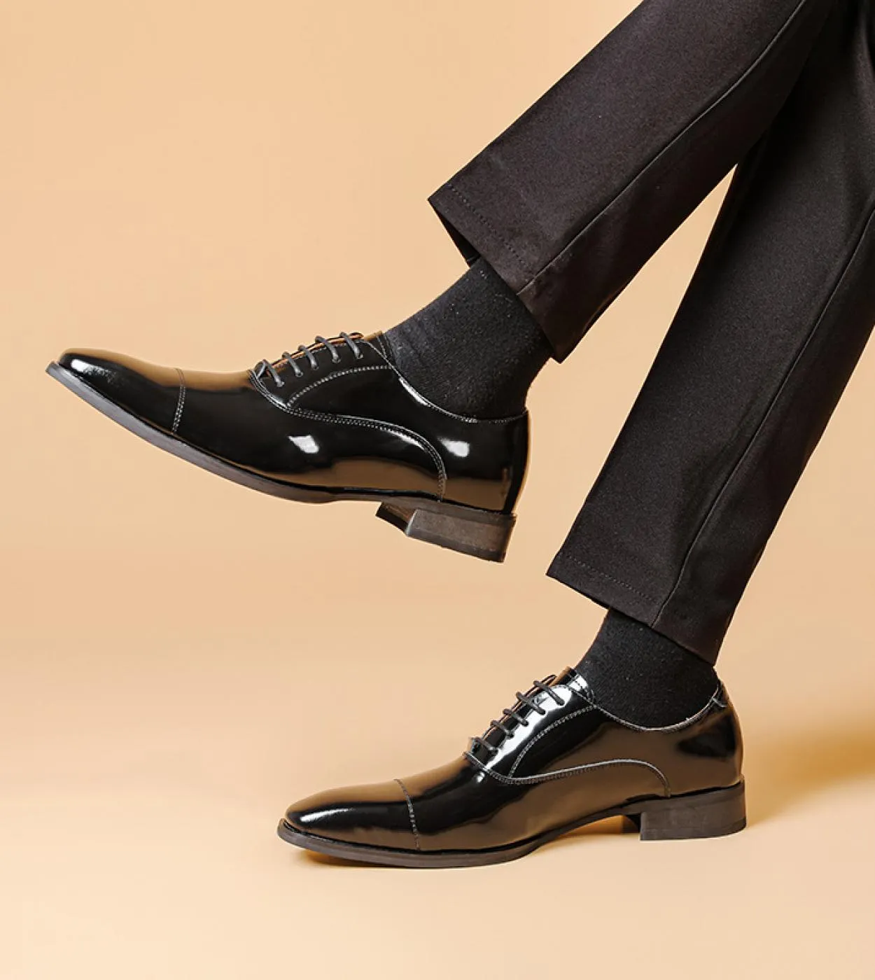 Scarpe formali da uomo in pelle verniciata di qualità 2023 Scarpe da ufficio per lavoro sociale nero di design in vera pelle di