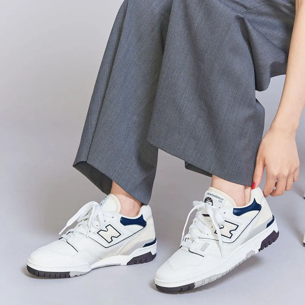 Scarpe Unisex NEW BALANCE Sneakers 550 in Pelle colore White Interstellar e Deep Ocean