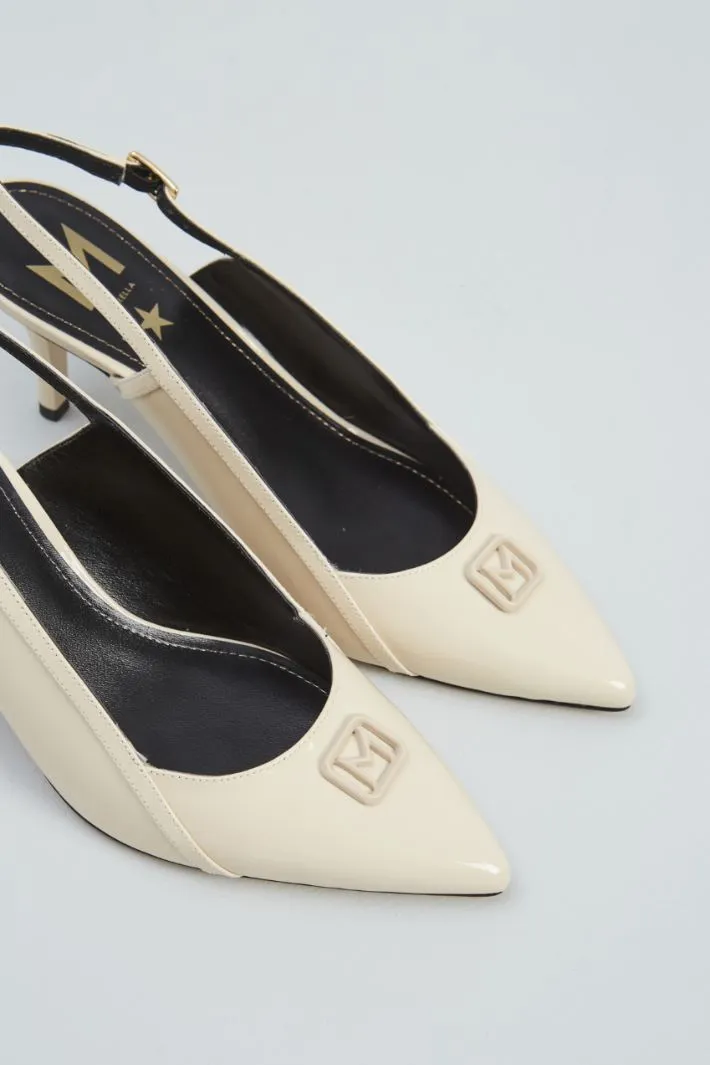 Slingback in vernice