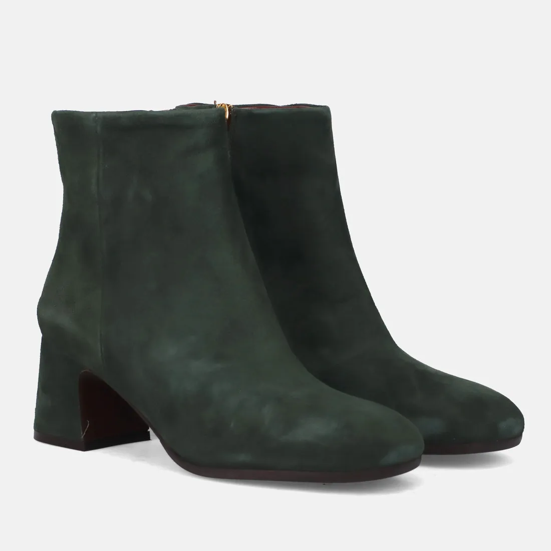Stivaletto Calpierre in camoscio verde con tacco medio