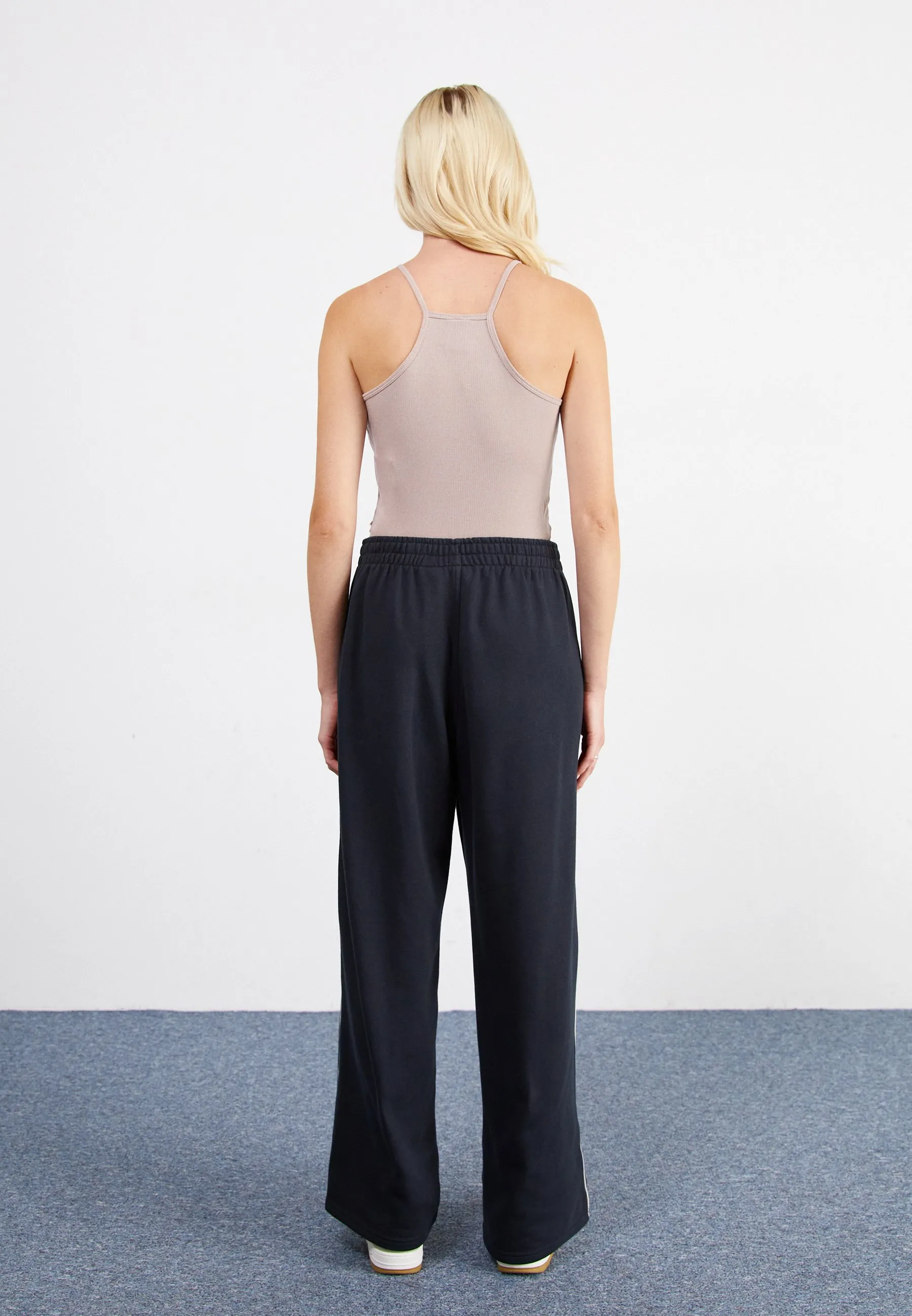 STRAIGHT PANT - Pantaloni sportivi