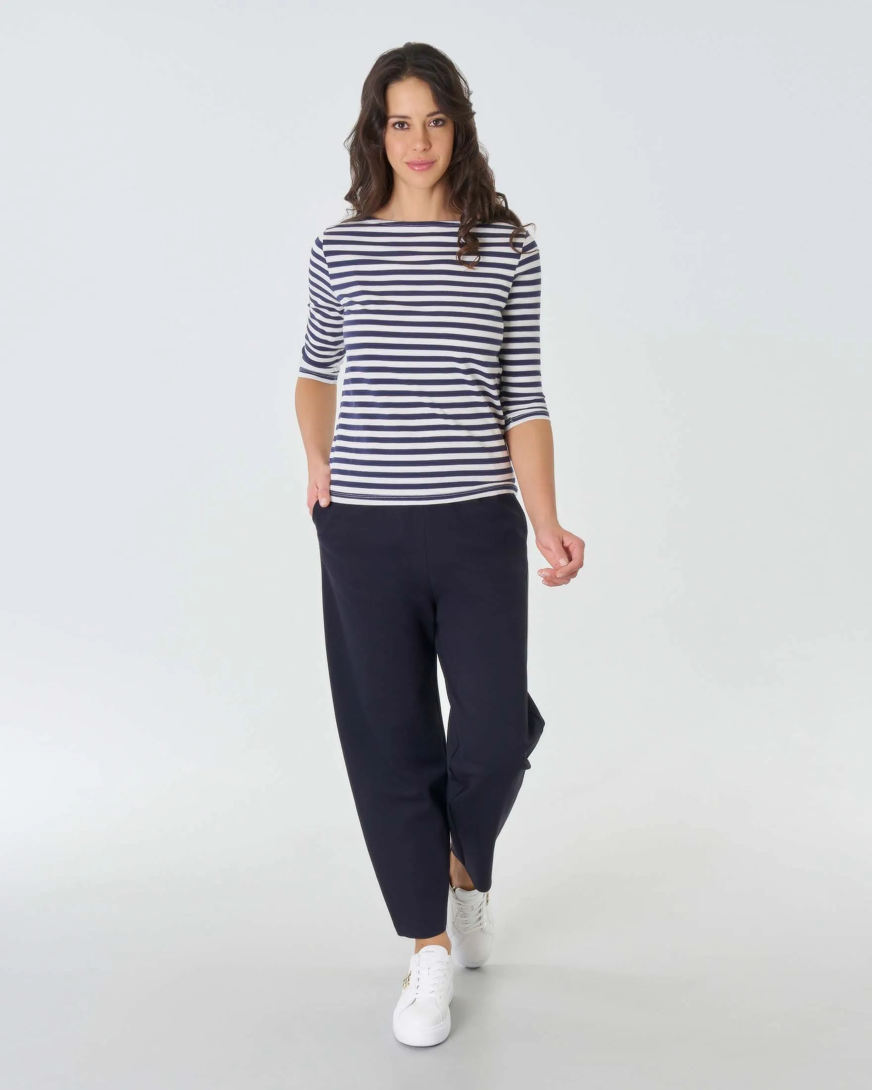 T-shirt blu in cotone a righe color avorio con maniche tre quarti